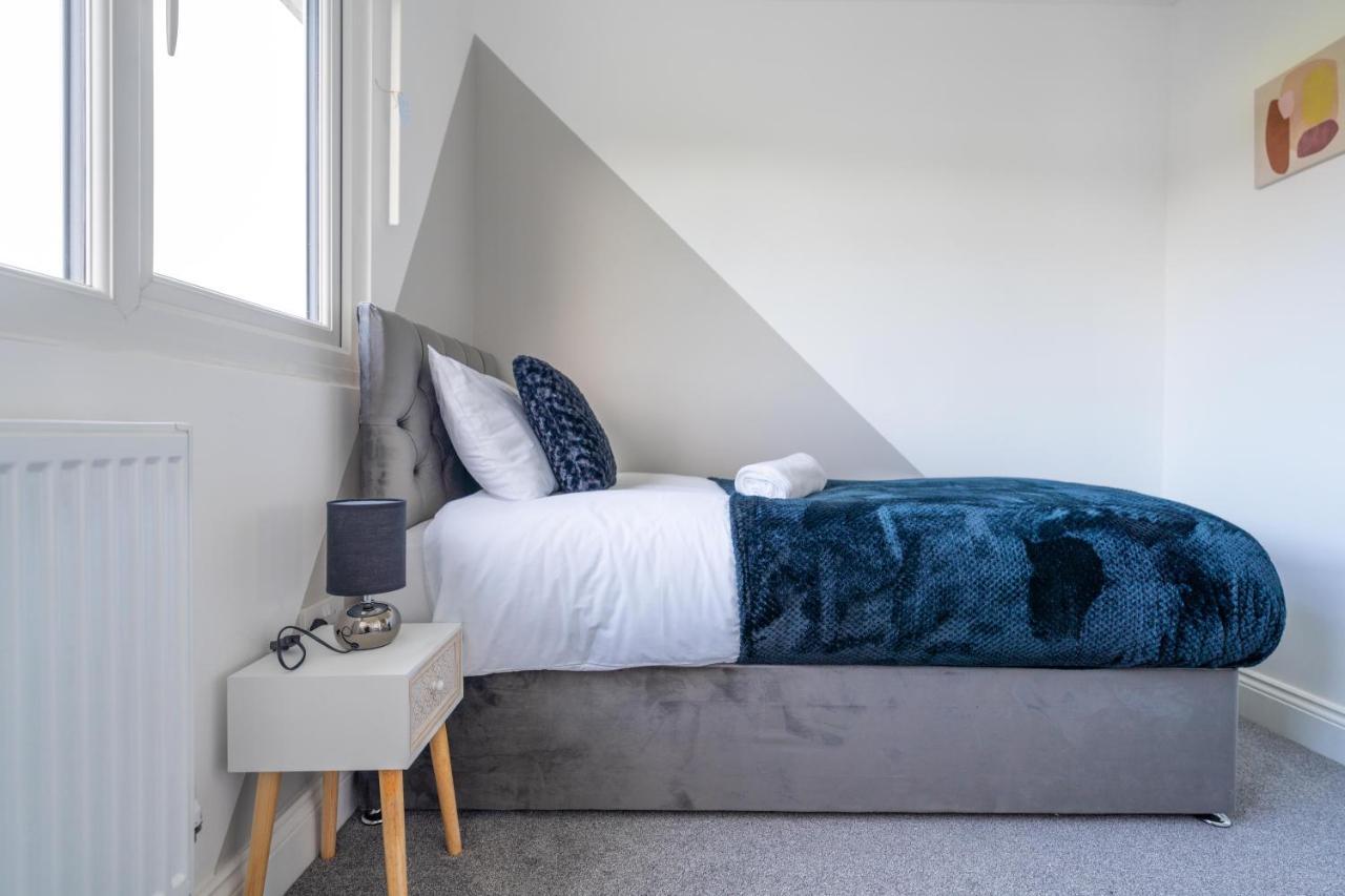 Contractor Accommodation Near Heathrow, Windsor Minutes From M4 สลาว ภายนอก รูปภาพ