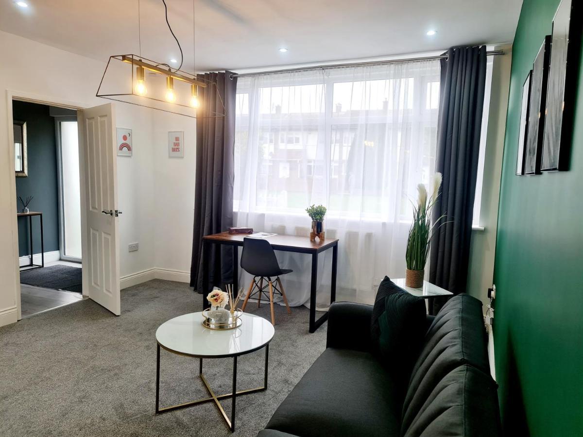 Contractor Accommodation Near Heathrow, Windsor Minutes From M4 สลาว ภายนอก รูปภาพ